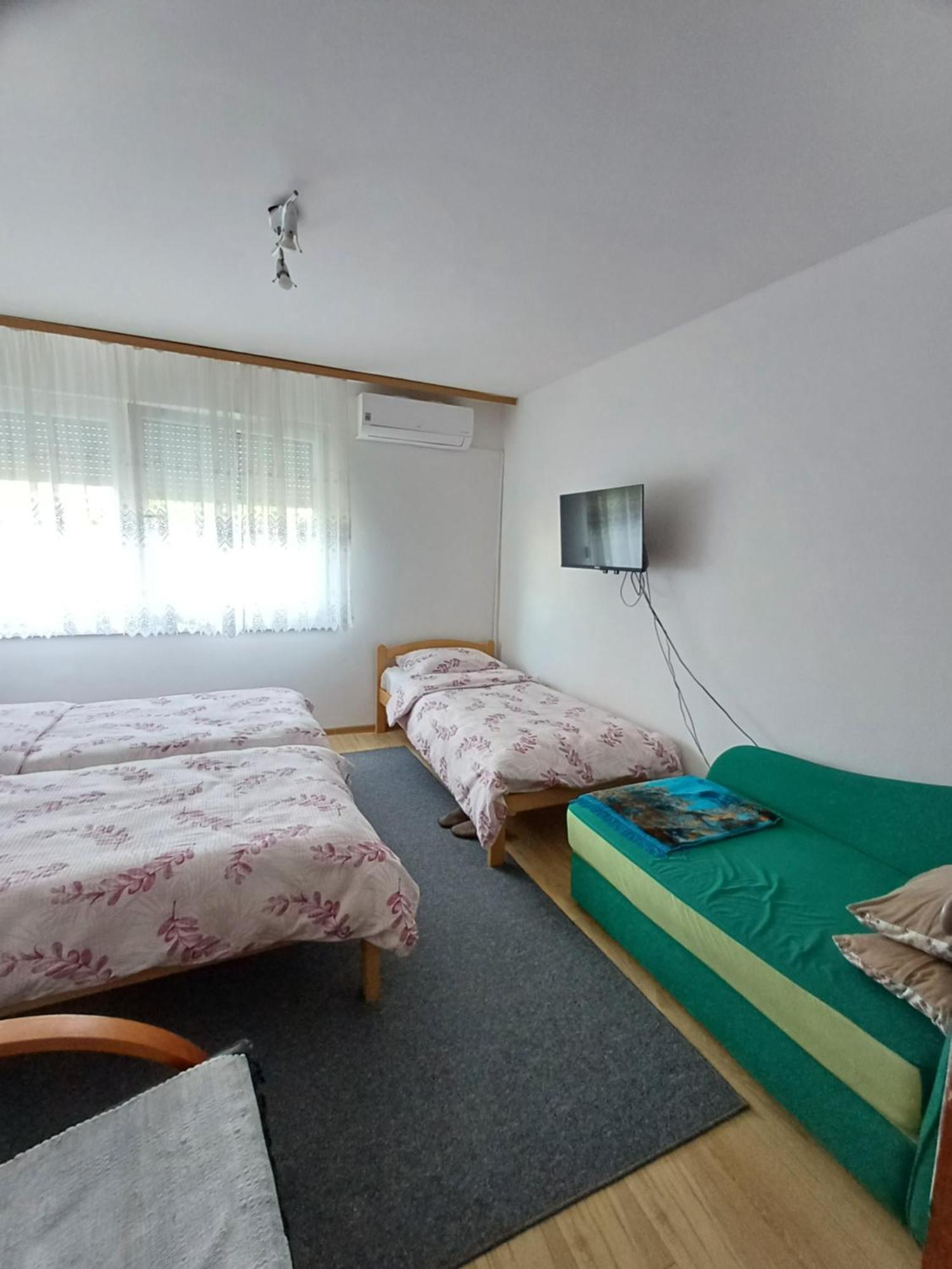 Apartments Lela Бихач Экстерьер фото